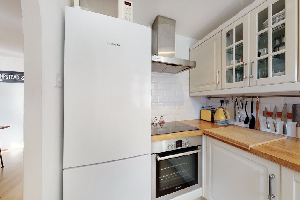 Property photo 3 of 7 2244413