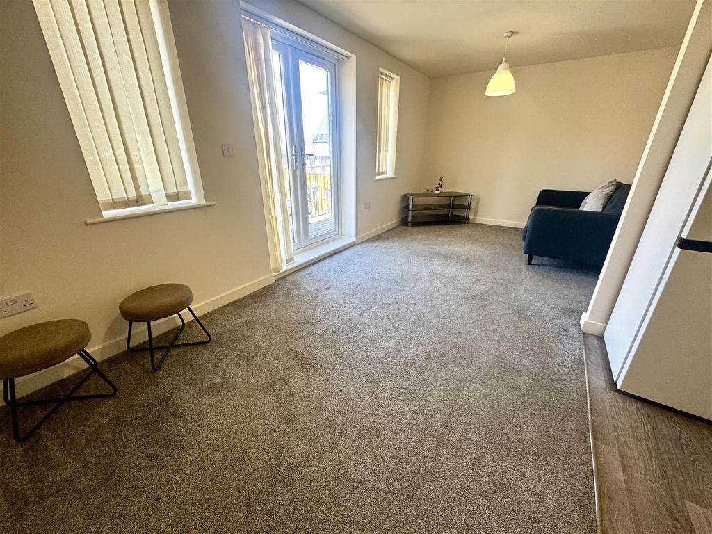 Property photo 3 of 9 Tempimagehv619E.Jpg