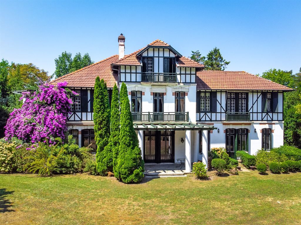 Property photo 1 of 16