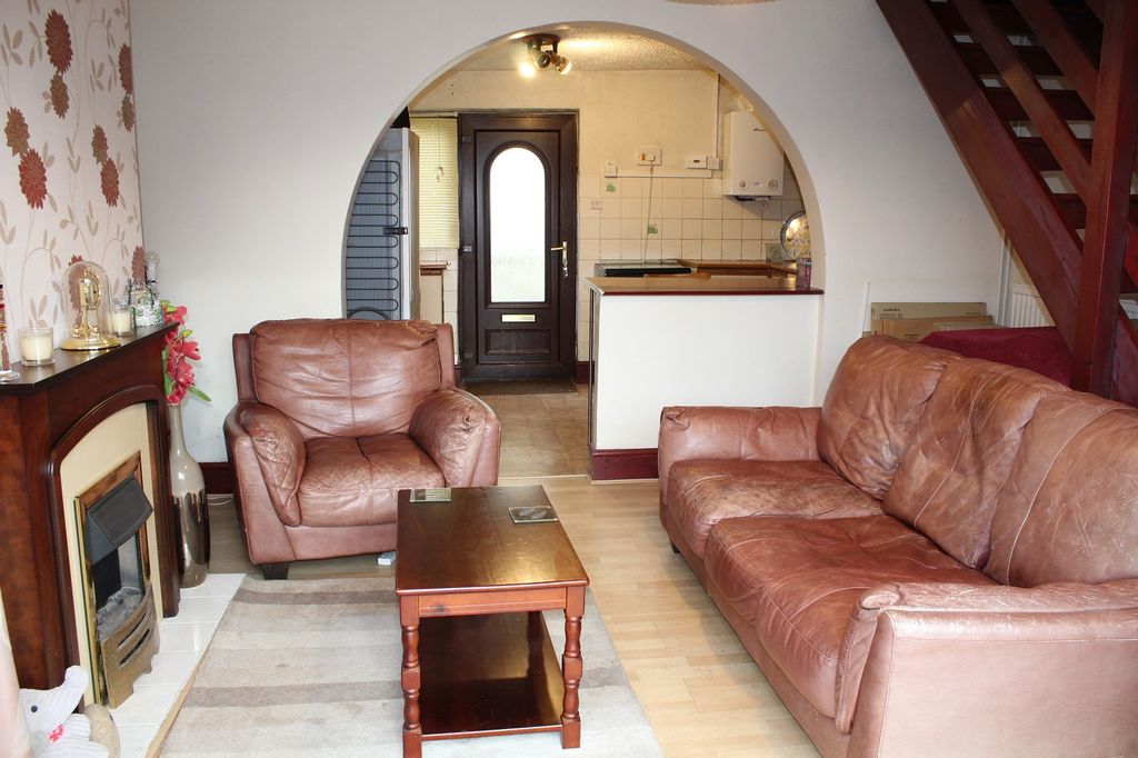 Property photo 2 of 11 Lounge