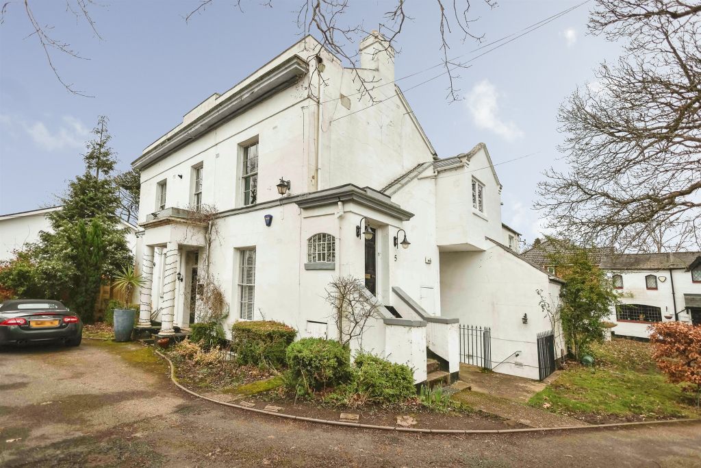 Property photo 1 of 11