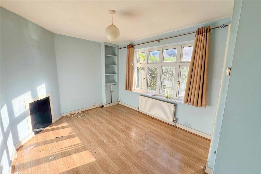 Property photo 3 of 11