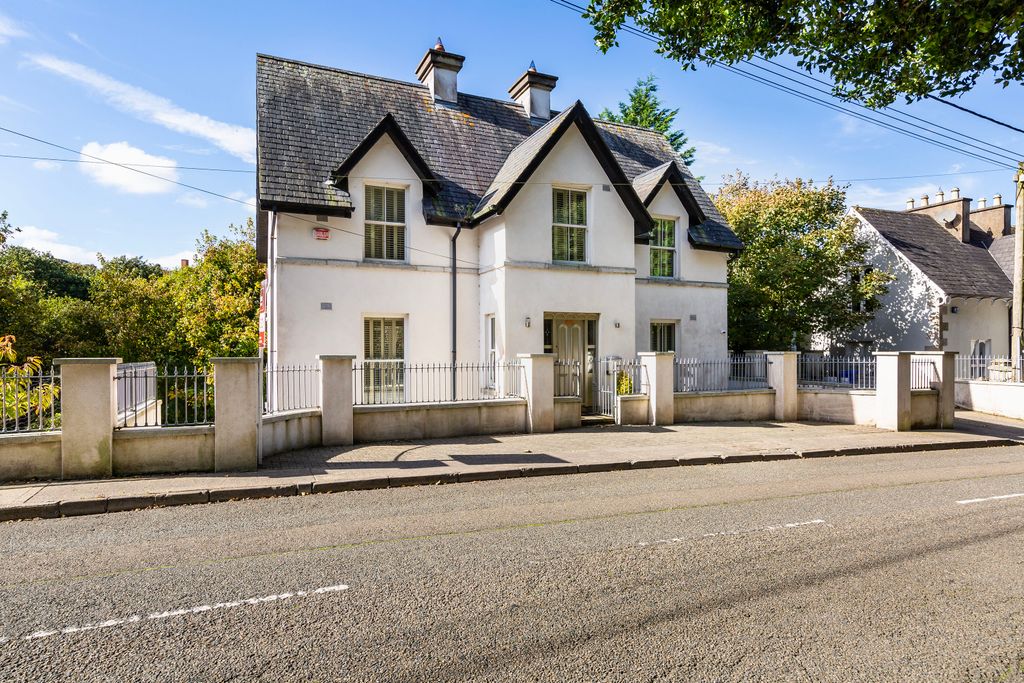 Property photo 2 of 61