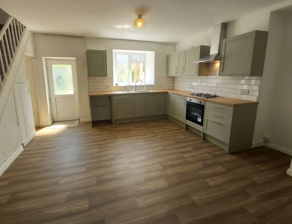 Property photo 1 of 14 Kitchen