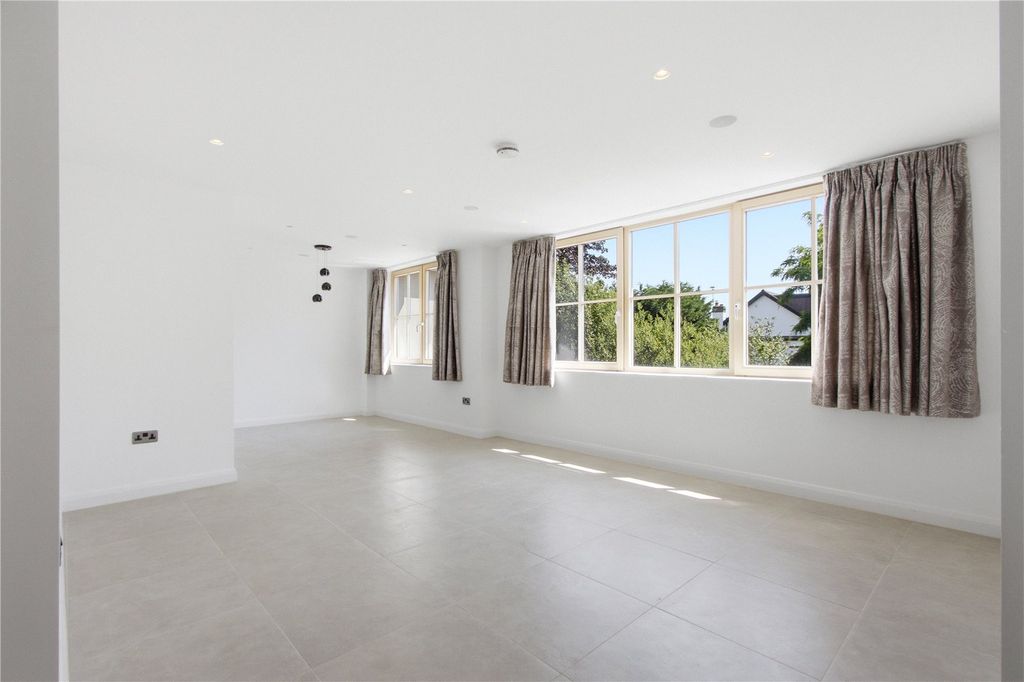 Property photo 1 of 23 Picture No. 07