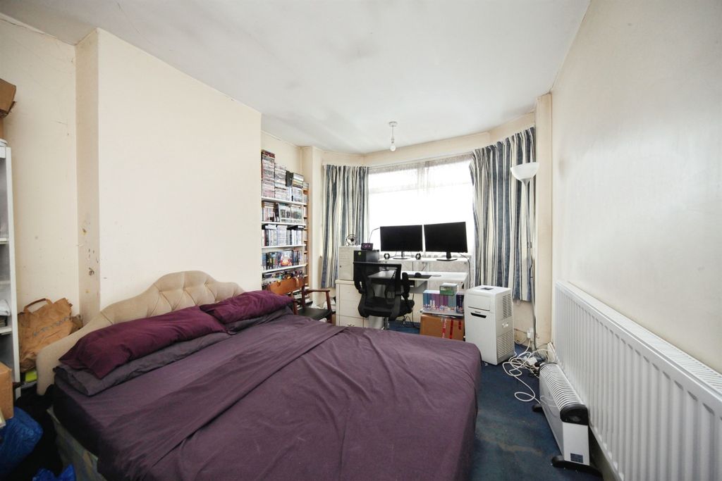 Property photo 2 of 13