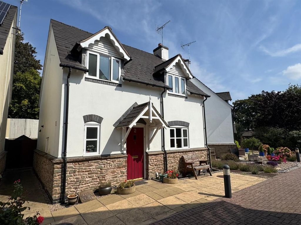 Property photo 1 of 12