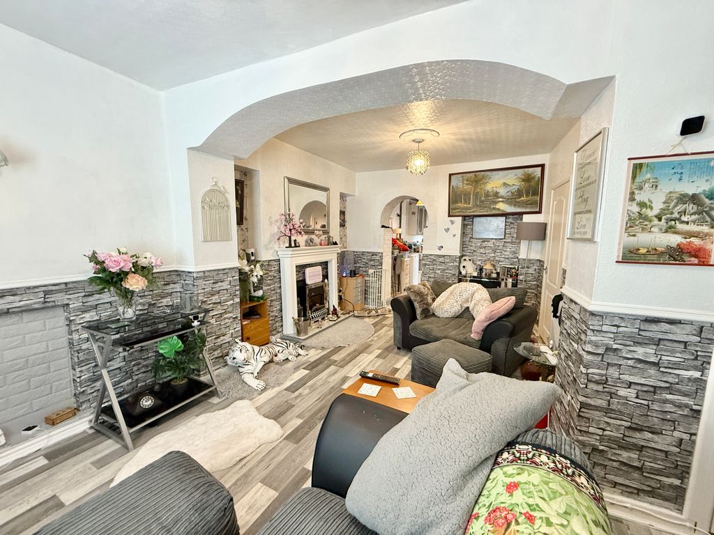 Property photo 3 of 14