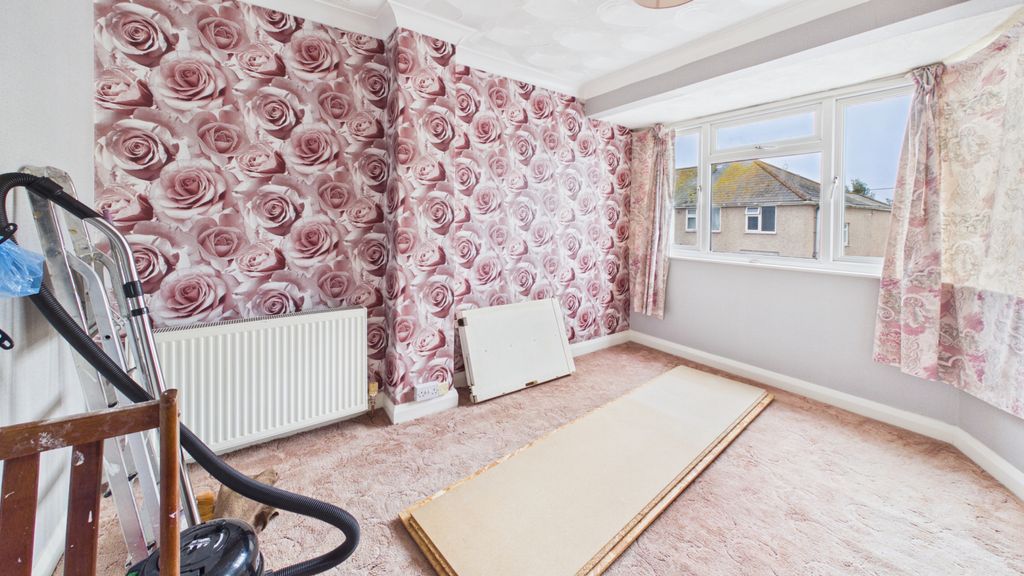 Property photo 3 of 7 Gallery