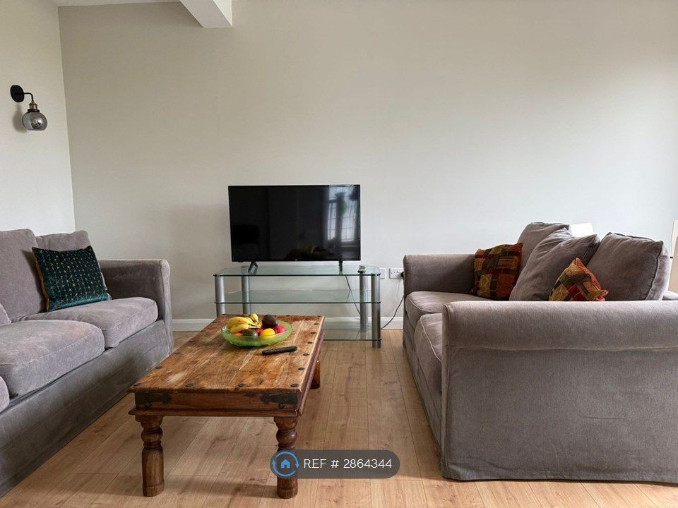 Property photo 3 of 19 Living Room