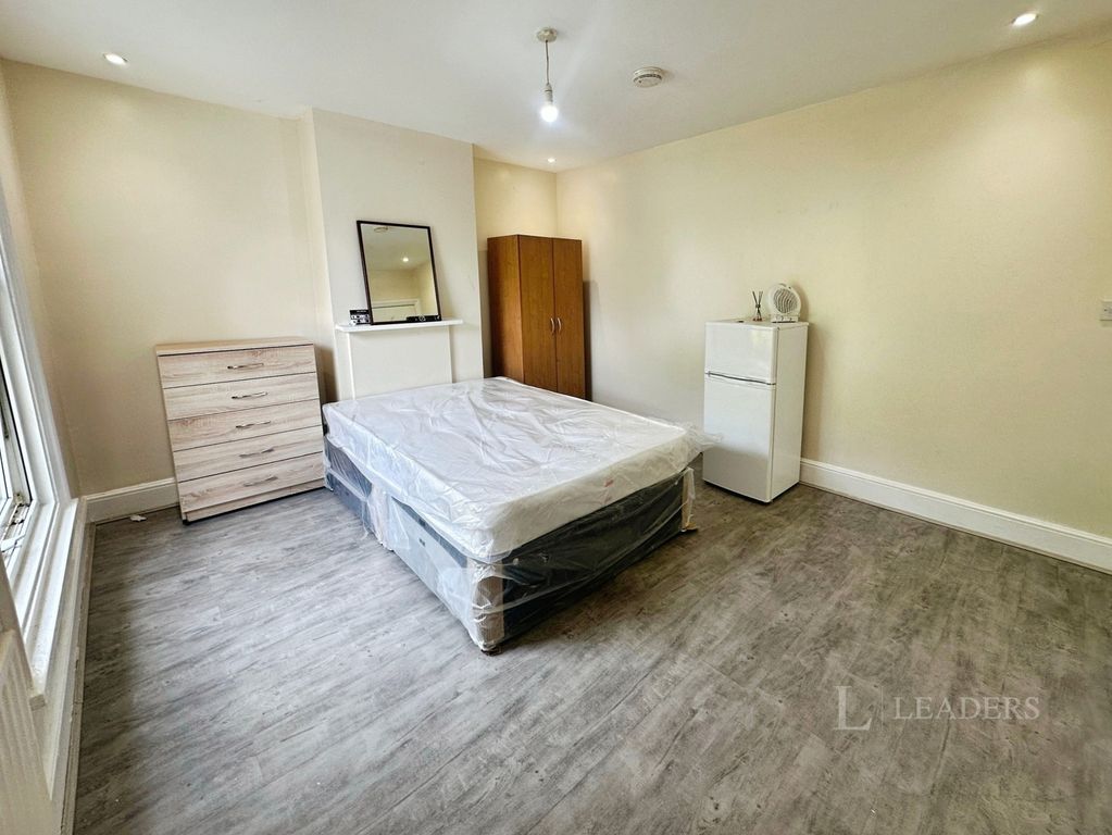Property photo 2 of 9 Pbox-Img.Jpg