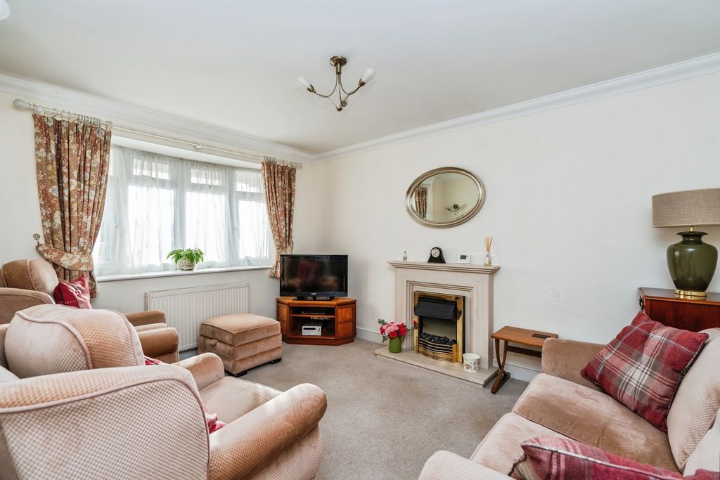 Property photo 3 of 19 Photo