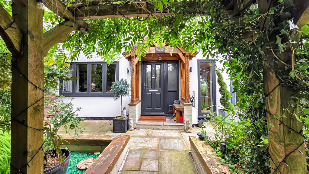 Property photo 2 of 45