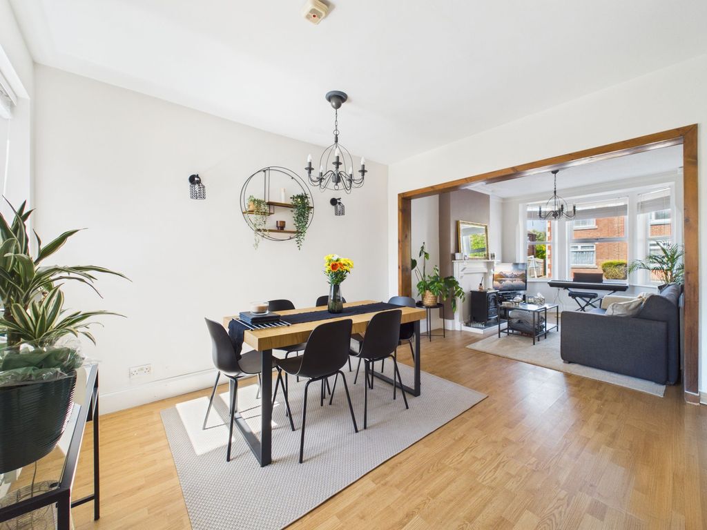 Property photo 3 of 18 Dining Room