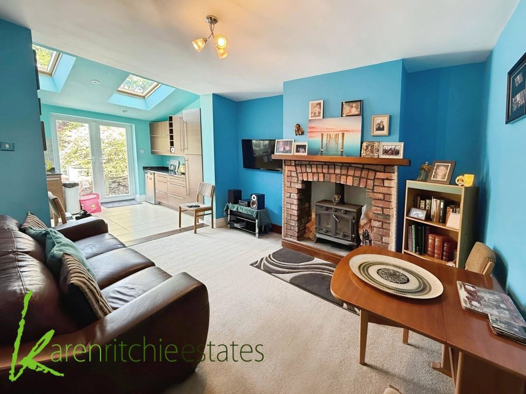 Property photo 3 of 19