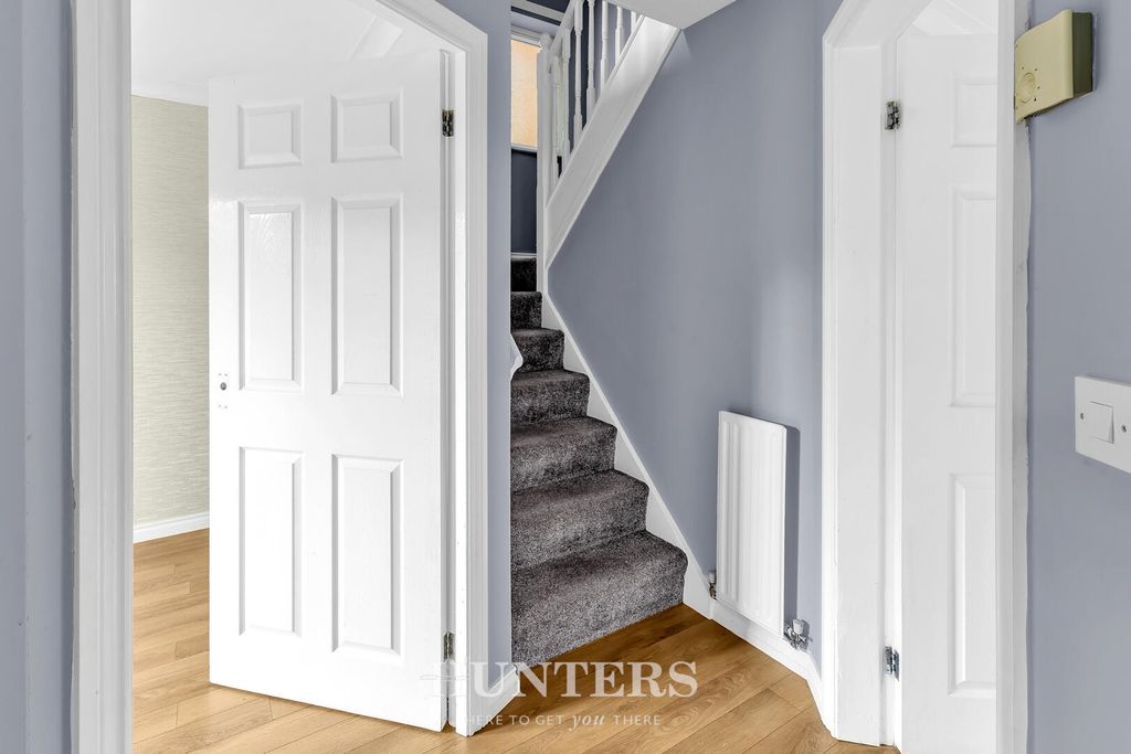 Property photo 3 of 21 Hallway
