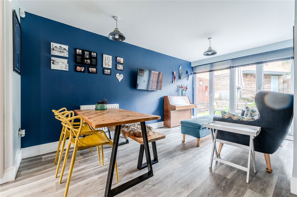 Property photo 3 of 18 Family/Dining Area