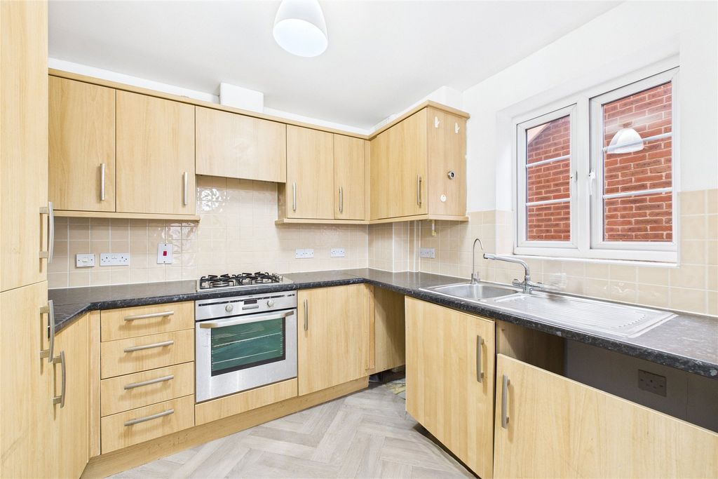 Property photo 2 of 7 Picture No. 11