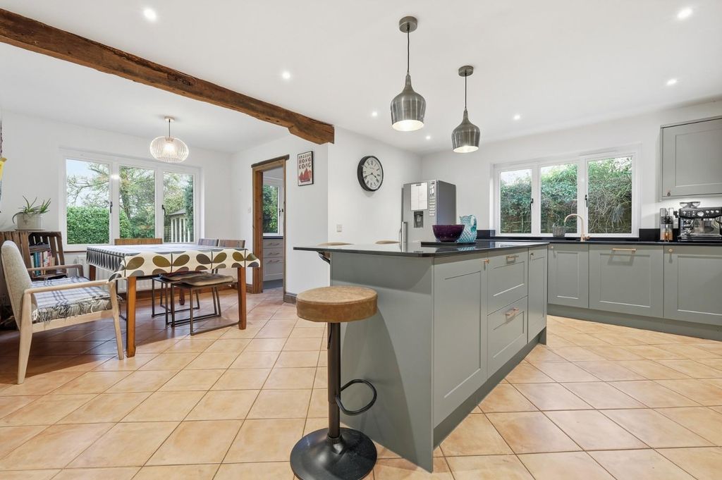 Property photo 3 of 24 Kitchen/Dining Room
