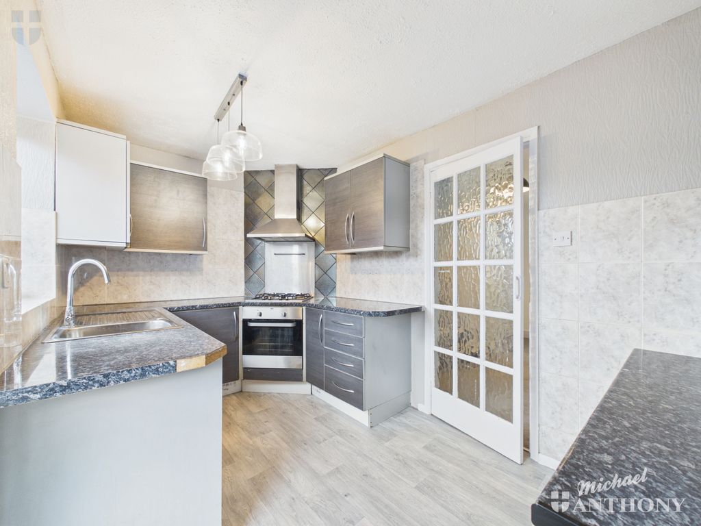 Property photo 2 of 14 Cam03218G0-Pr0983-Still004