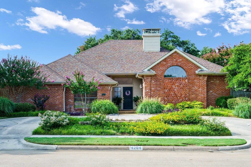 Property photo 1 of 31