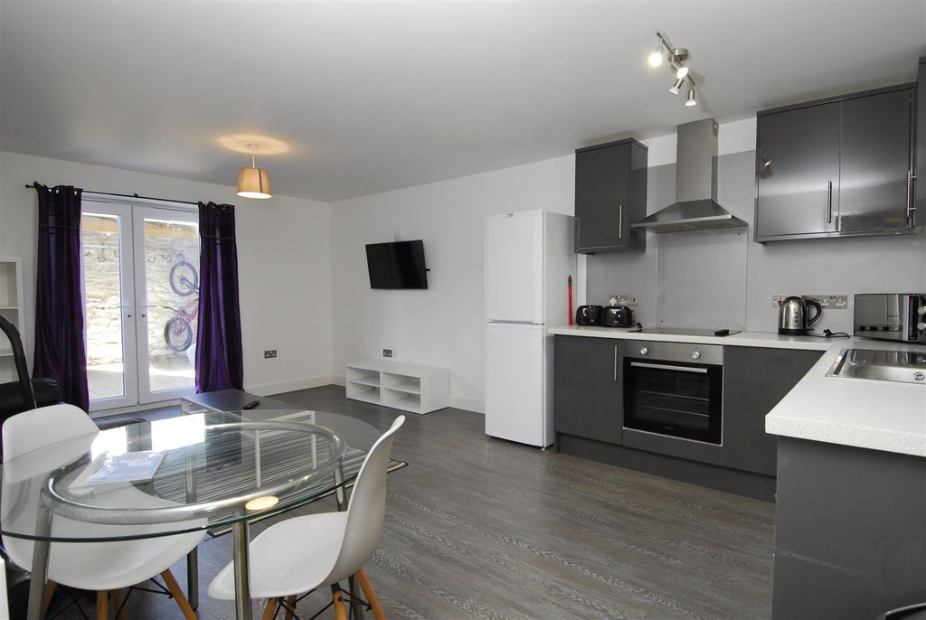 Property photo 1 of 4 Belgravemanorf3003.Jpg