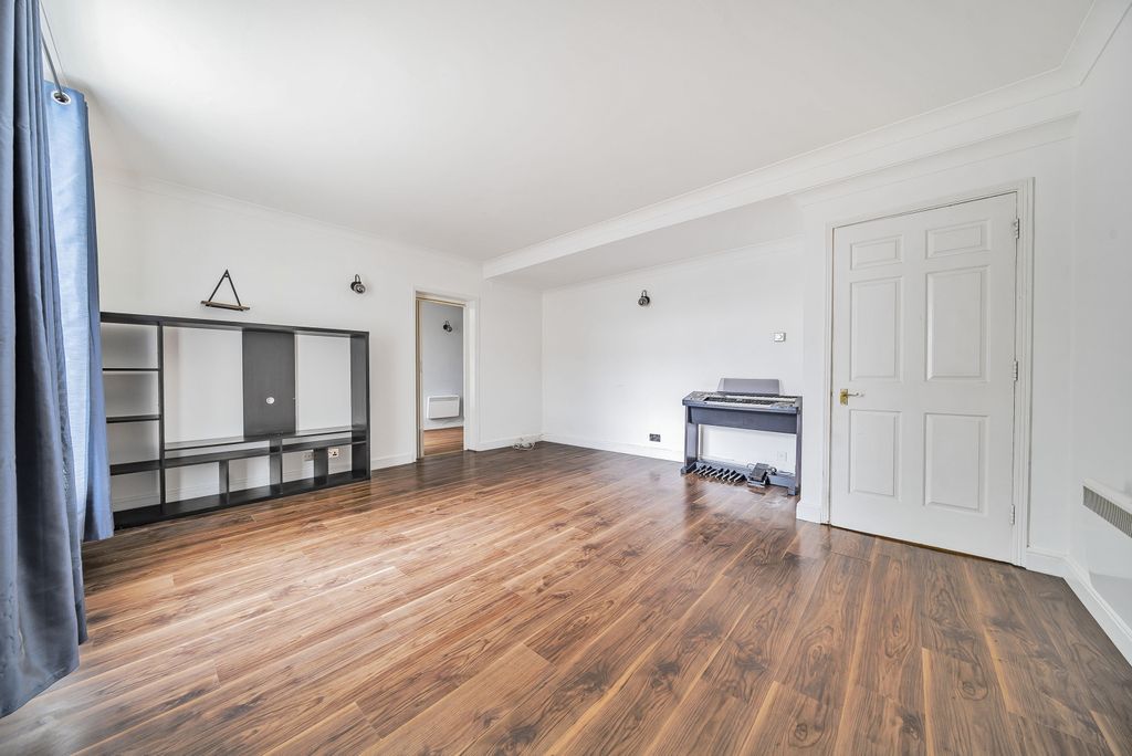 Property photo 3 of 15 Living Room