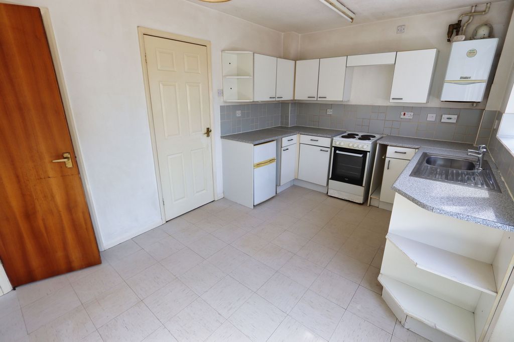 Property photo 3 of 14