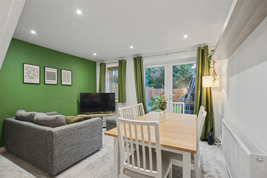 Property photo 2 of 20 Lounge Diner_1.Jpeg