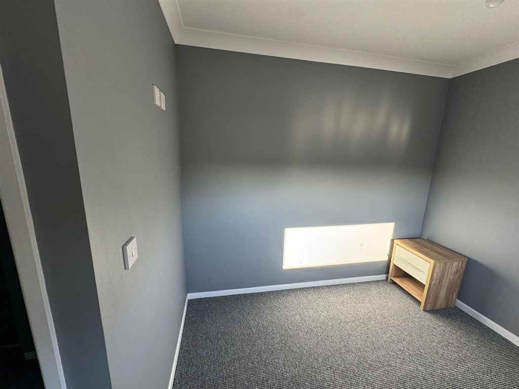 Property photo 3 of 9 Image00014.Jpeg