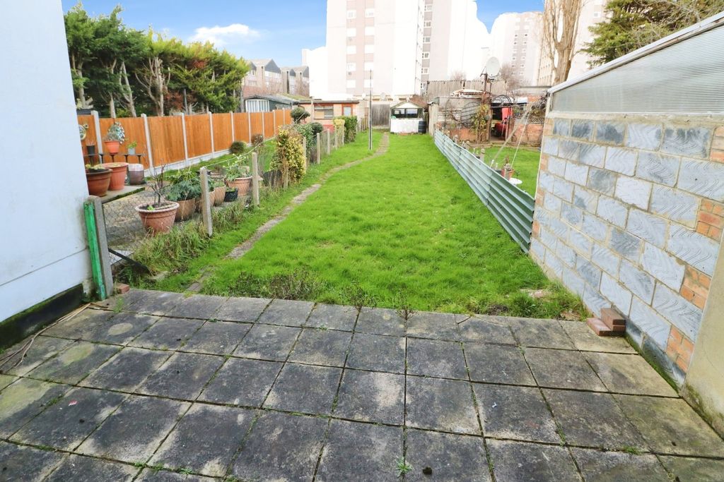 Property photo 3 of 6 Picture No. 06