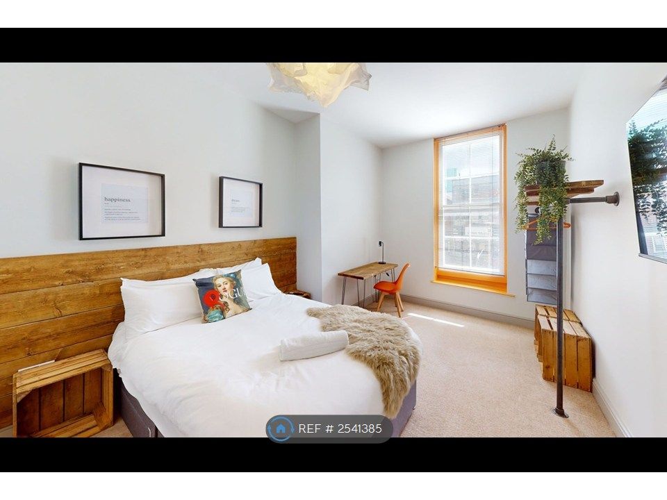 Property photo 1 of 6 Bedroom 1