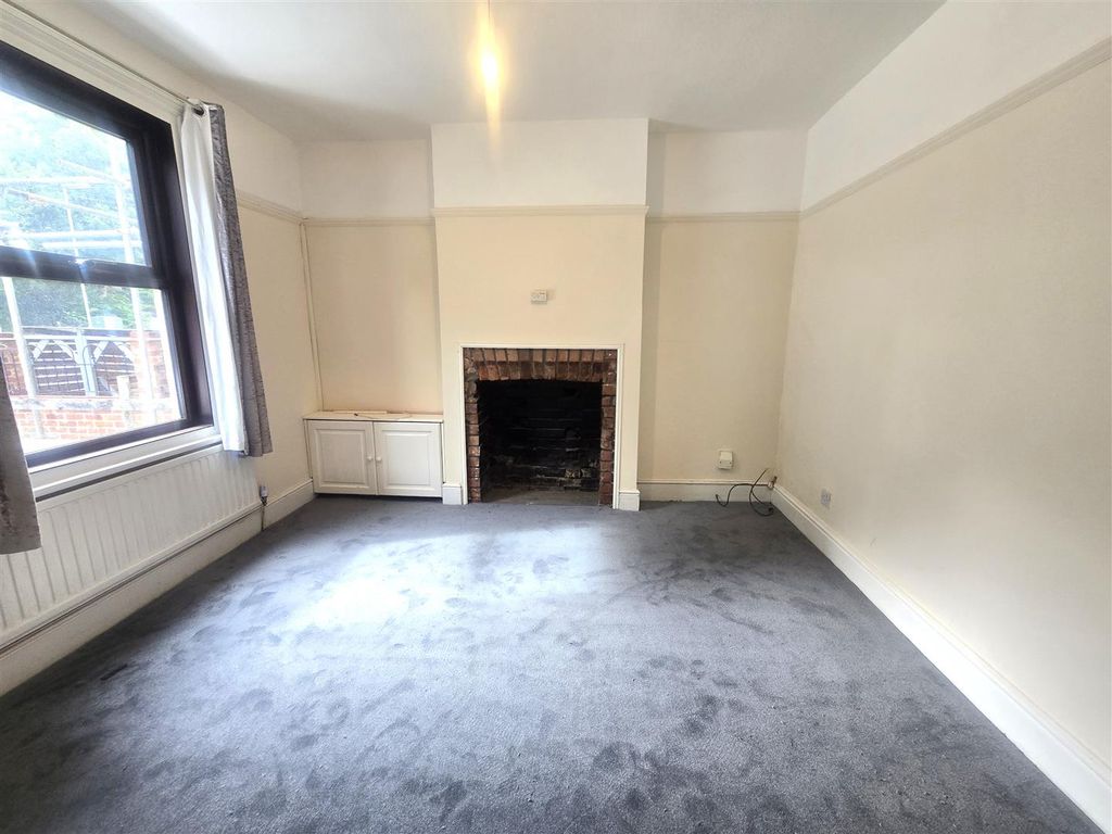 Property photo 2 of 11 1000076080.Jpg
