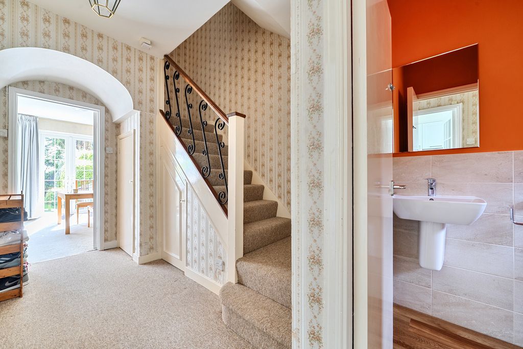 Property photo 3 of 22 1522395-4-6Ab3F27...