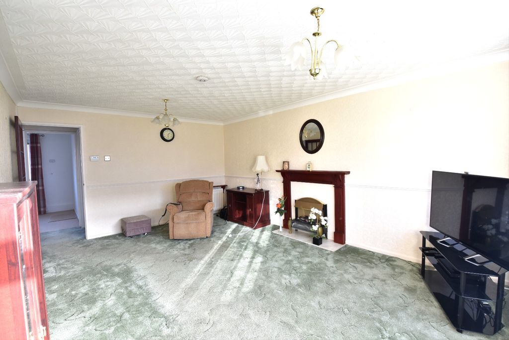 Property photo 3 of 9 2052995