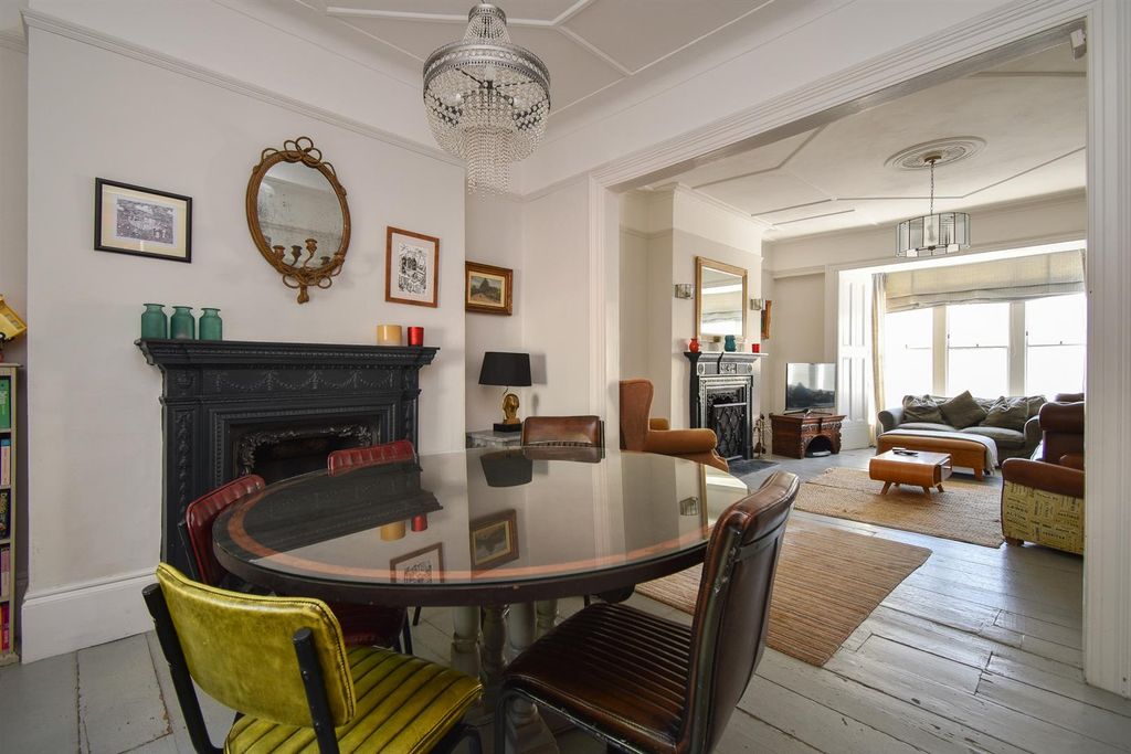 Property photo 2 of 27 Dining Room/Living Room