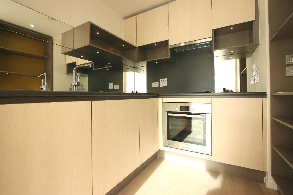 Property photo 3 of 7 Kitchen