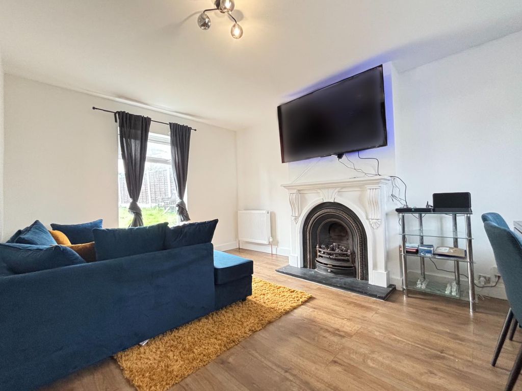 Property photo 2 of 14 Photo 5