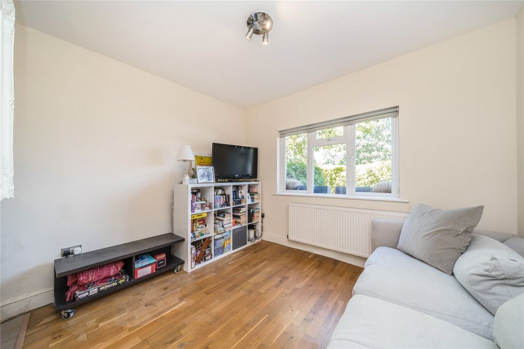 Property photo 3 of 12 Picture No. 02