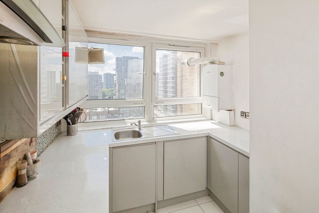 Property photo 2 of 17 Photo