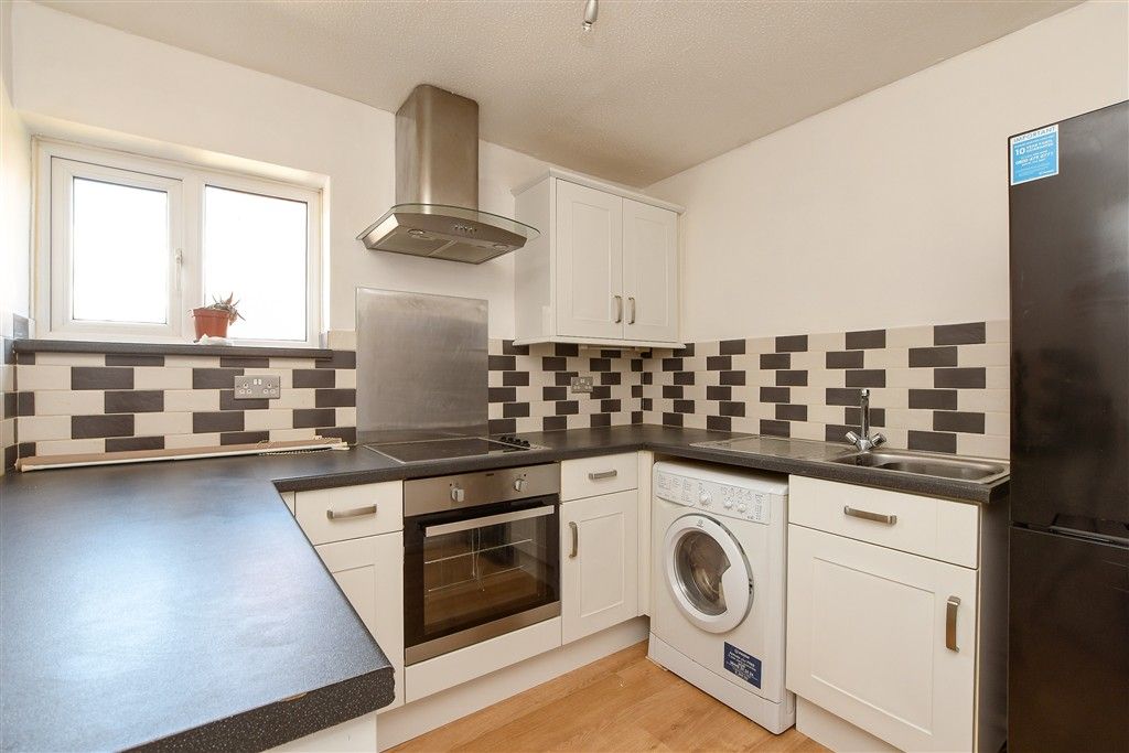 Property photo 2 of 6 Kitchen