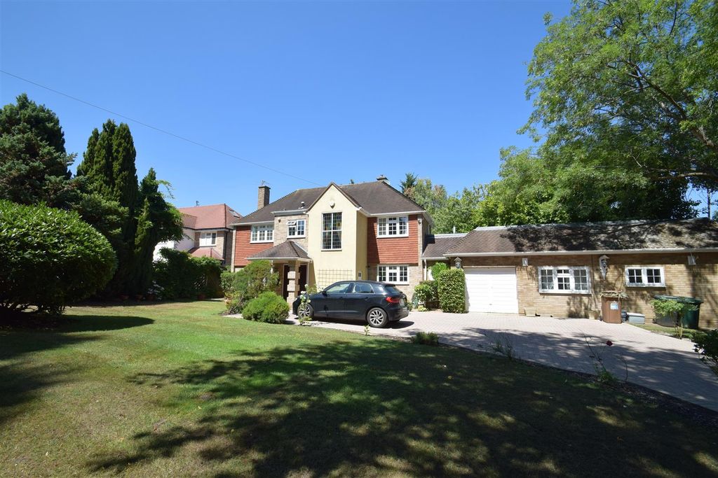 Property photo 1 of 16 External