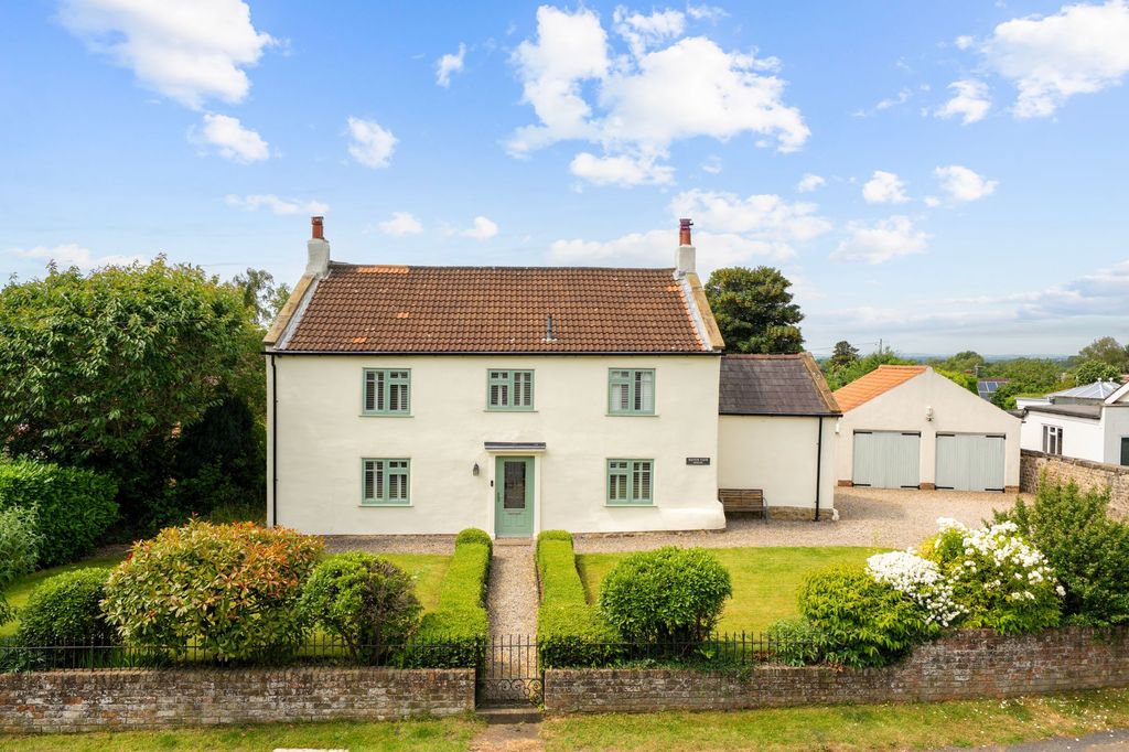 Property photo 1 of 50