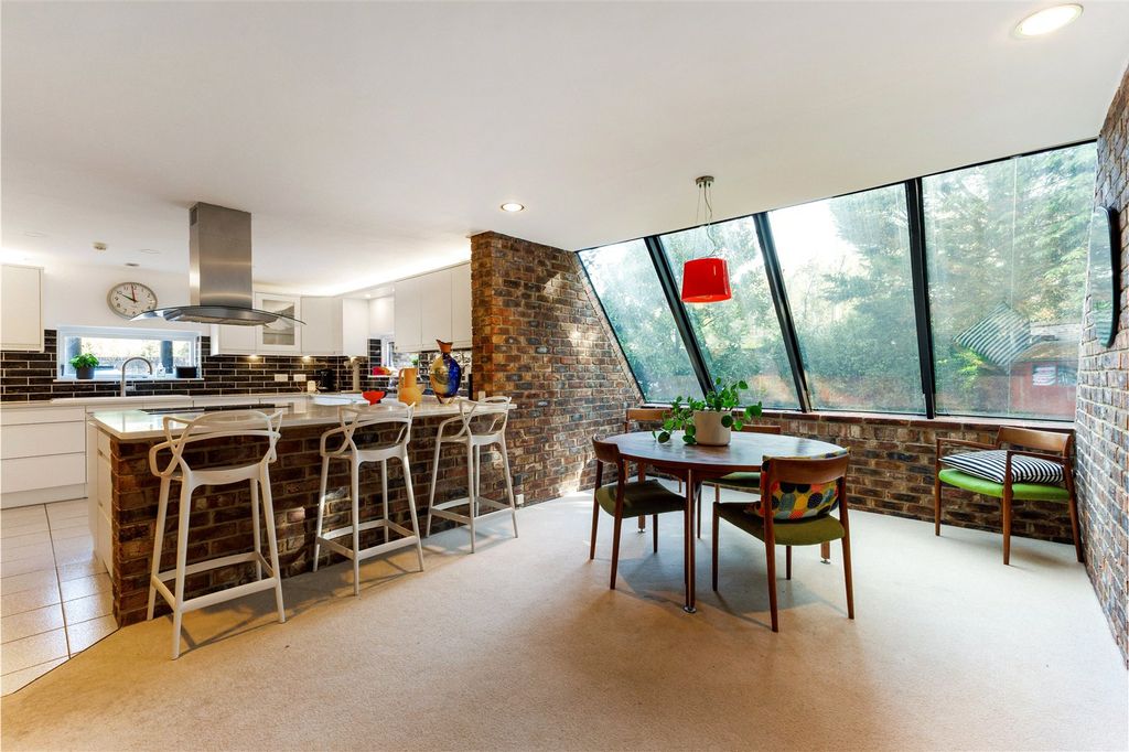 Property photo 3 of 15 Kitchen Dining