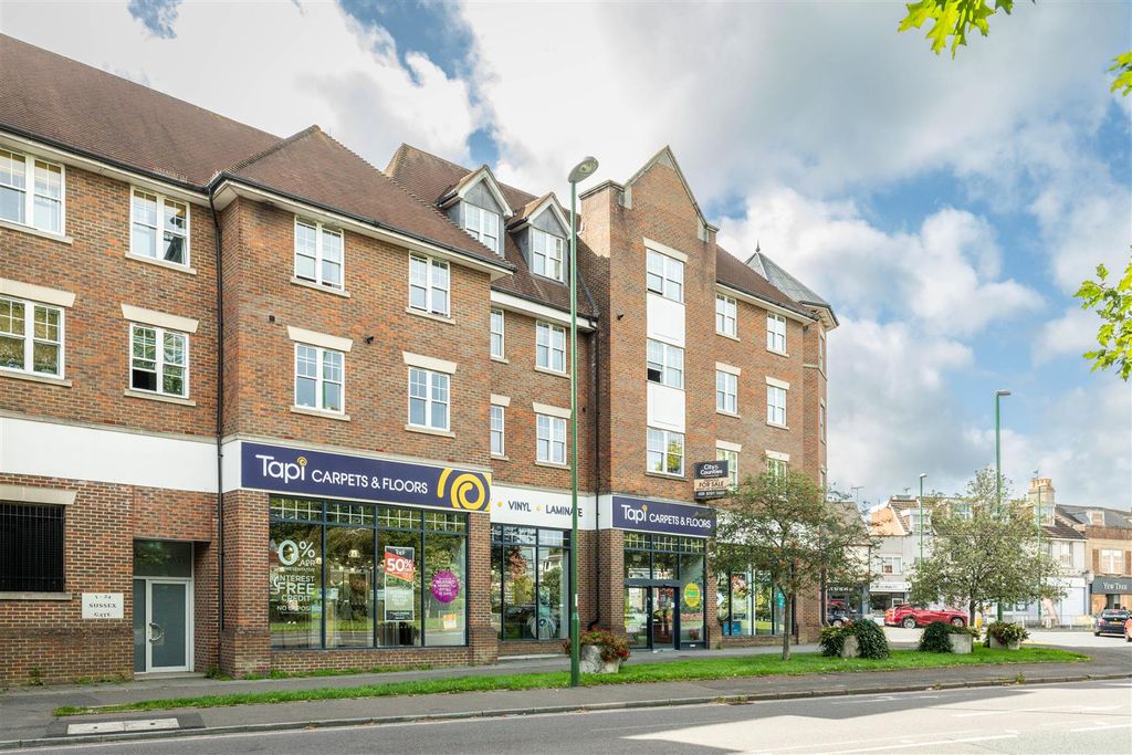 Property photo 1 of 15 23 Sussex Gate-12.Jpg