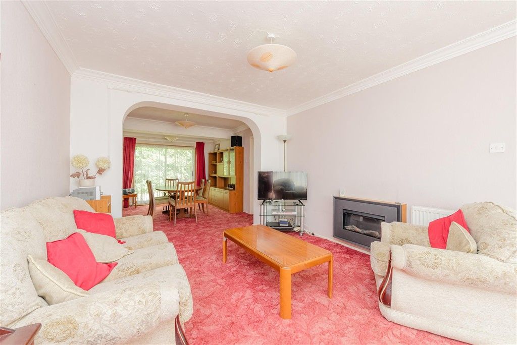 Property photo 2 of 11 Lounge/Diner