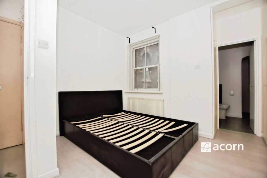 Property photo 3 of 11 Bedroom (2)