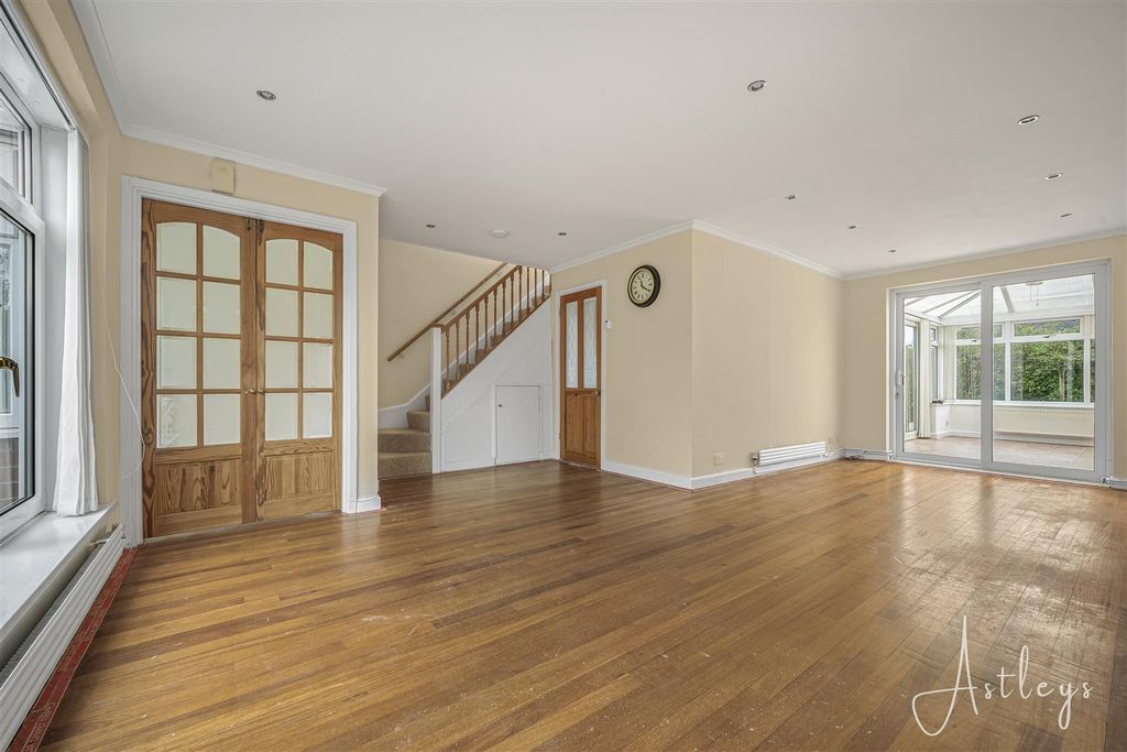 Property photo 2 of 24 Lounge/Dining Room