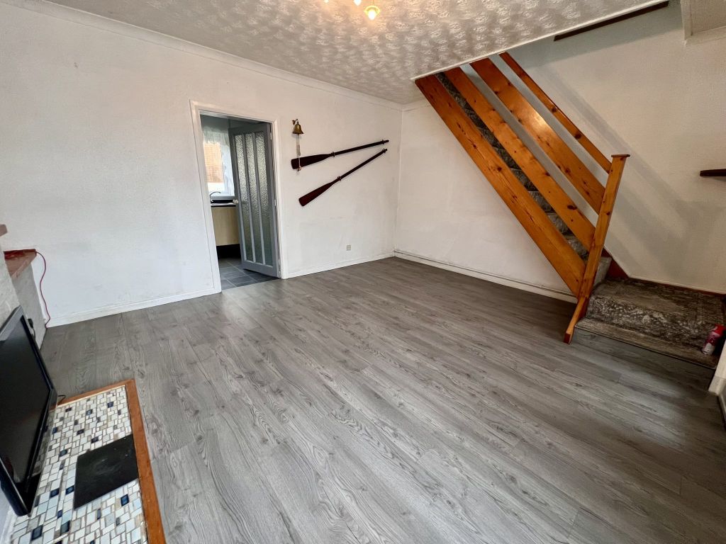 Property photo 3 of 17 Img_0760