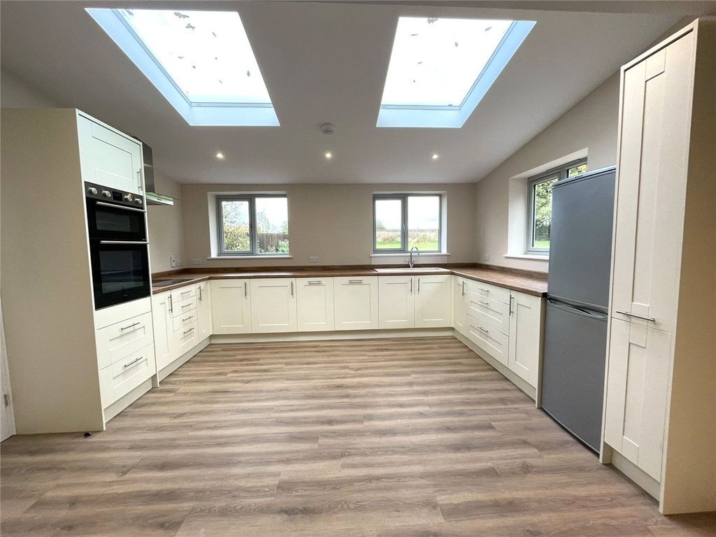 Property photo 3 of 15 Picture No. 05